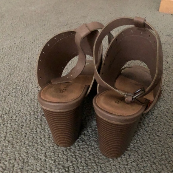 ❌SOLD❌ Rampage Heeled Sandals - Picture 3 of 4
